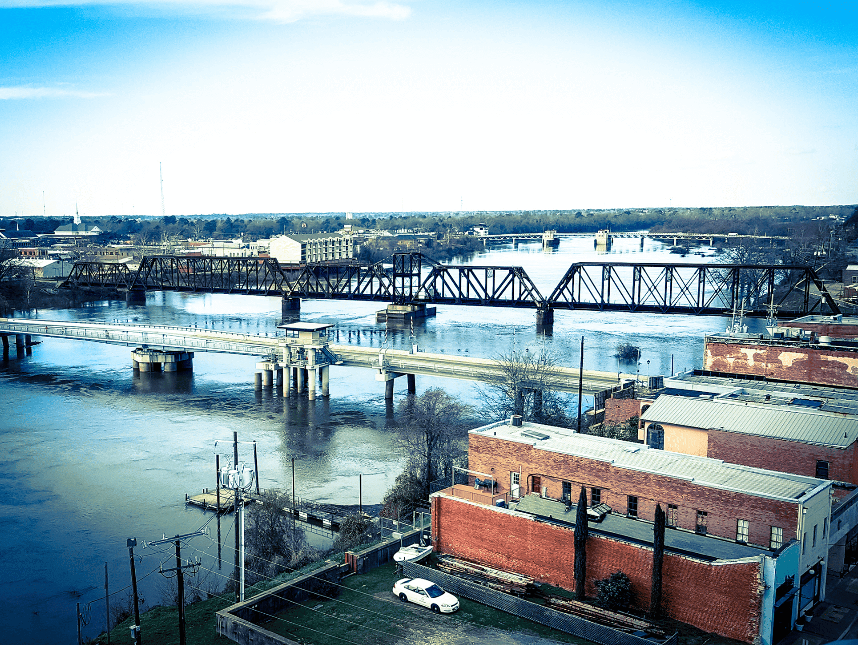 skyview of the Ouachita River from the Monroe, LA side